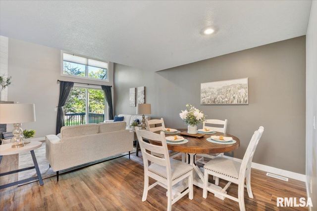 354 COUNTRY CLUB Court, Eldridge, IA 52748