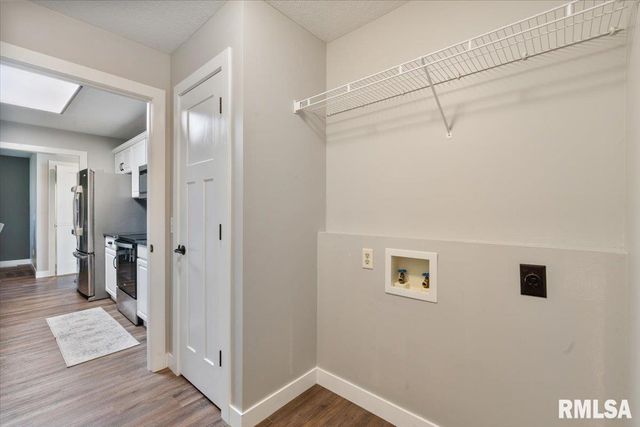 354 COUNTRY CLUB Court, Eldridge, IA 52748