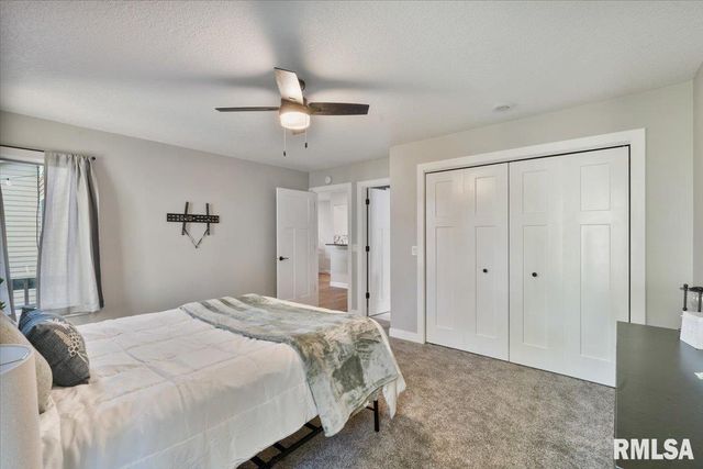 354 COUNTRY CLUB Court, Eldridge, IA 52748