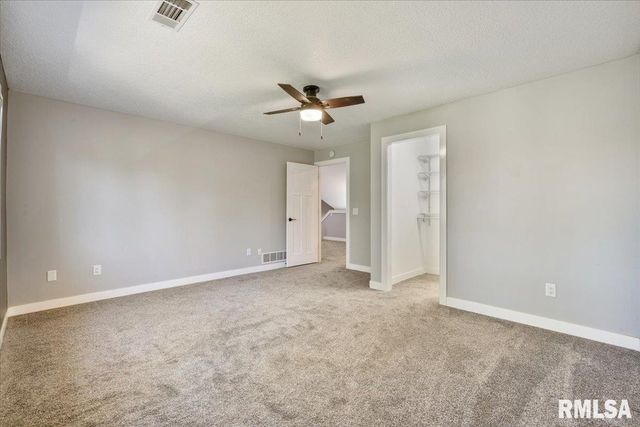 354 COUNTRY CLUB Court, Eldridge, IA 52748