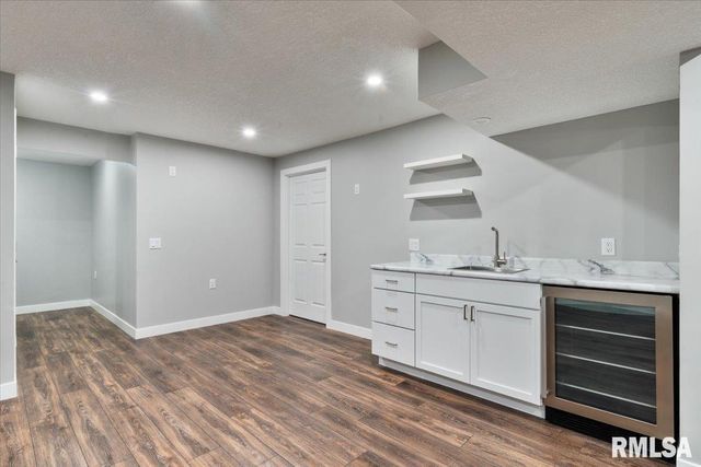 354 COUNTRY CLUB Court, Eldridge, IA 52748