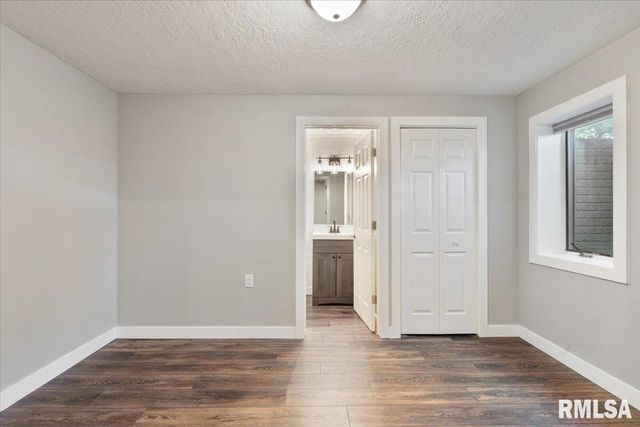 354 COUNTRY CLUB Court, Eldridge, IA 52748