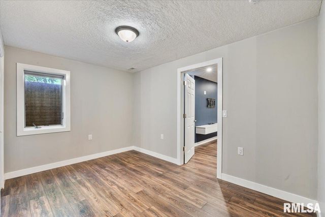 354 COUNTRY CLUB Court, Eldridge, IA 52748