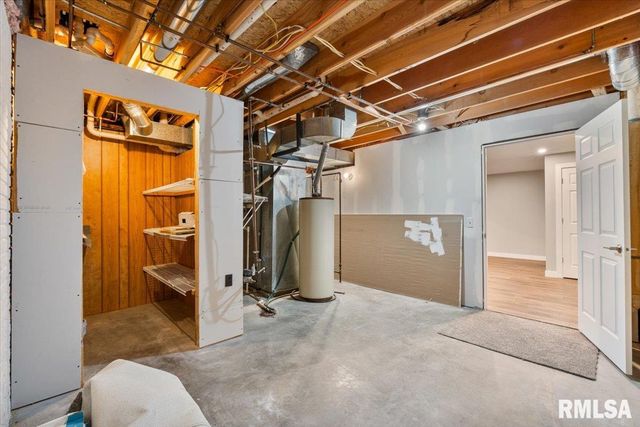 354 COUNTRY CLUB Court, Eldridge, IA 52748