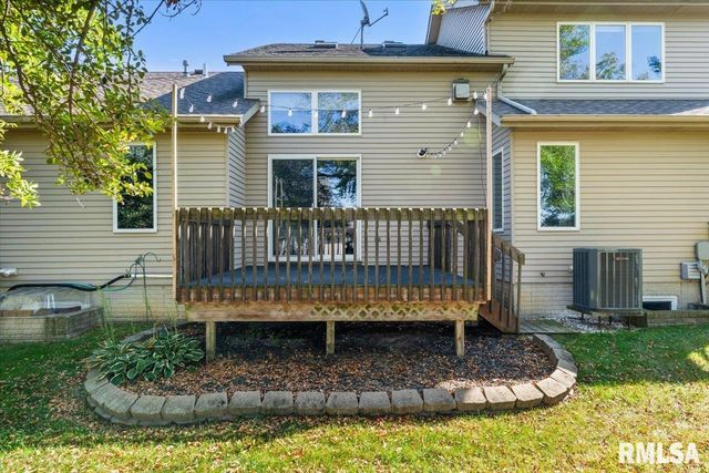 354 COUNTRY CLUB Court, Eldridge, IA 52748