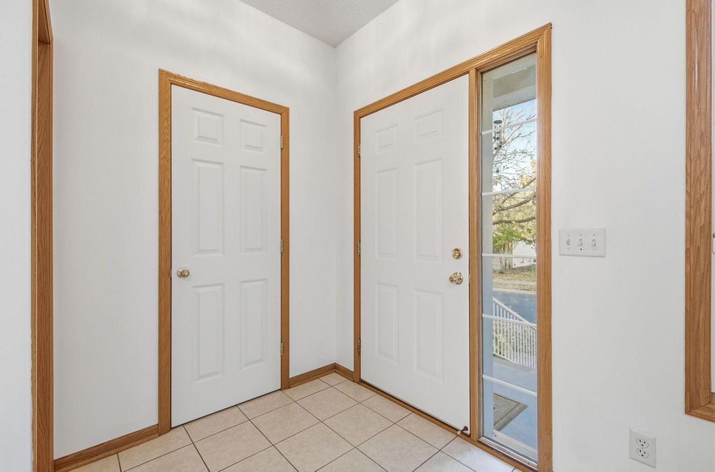9769 Gable Drive, Eden Prairie, MN 55347 — photo 3