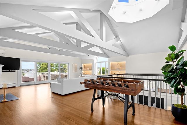 1 Harbor View Drive, Newport, RI 02840