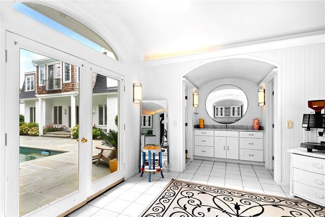 1 Harbor View Drive, Newport, RI 02840