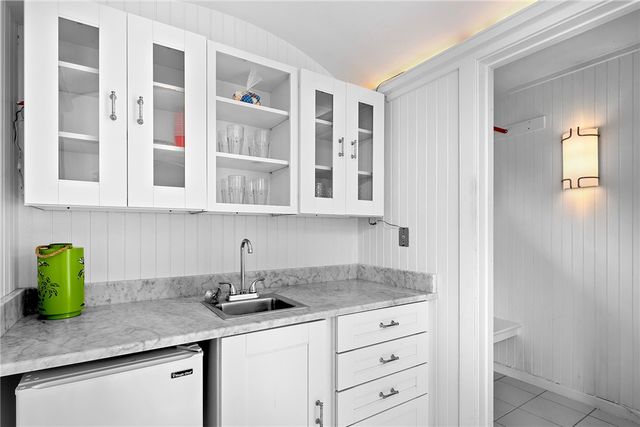 1 Harbor View Drive, Newport, RI 02840
