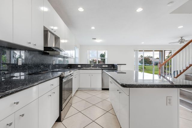 102 Ibisca Terrace, Royal Palm Beach, FL 33411