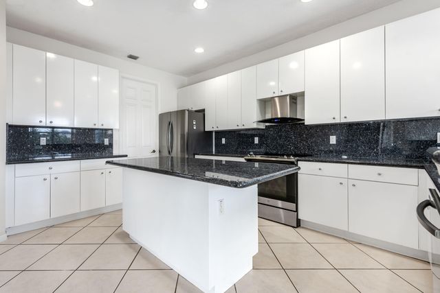 102 Ibisca Terrace, Royal Palm Beach, FL 33411