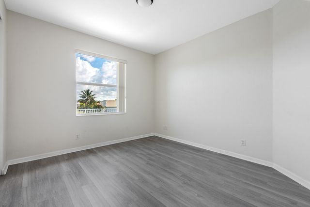 102 Ibisca Terrace, Royal Palm Beach, FL 33411