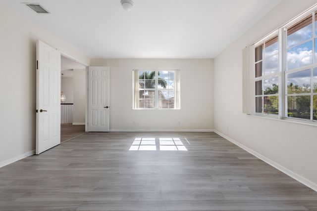 102 Ibisca Terrace, Royal Palm Beach, FL 33411