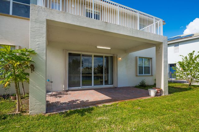 102 Ibisca Terrace, Royal Palm Beach, FL 33411