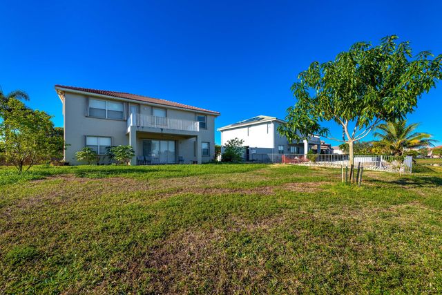 102 Ibisca Terrace, Royal Palm Beach, FL 33411