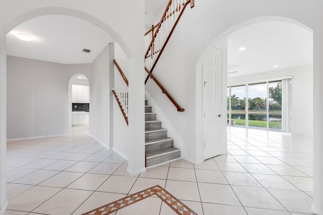 102 Ibisca Terrace, Royal Palm Beach, FL 33411