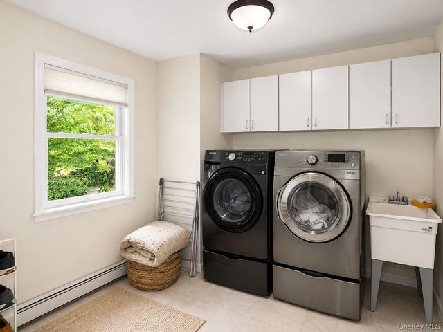 21 Hildreth Avenue, Huntington, NY 11743