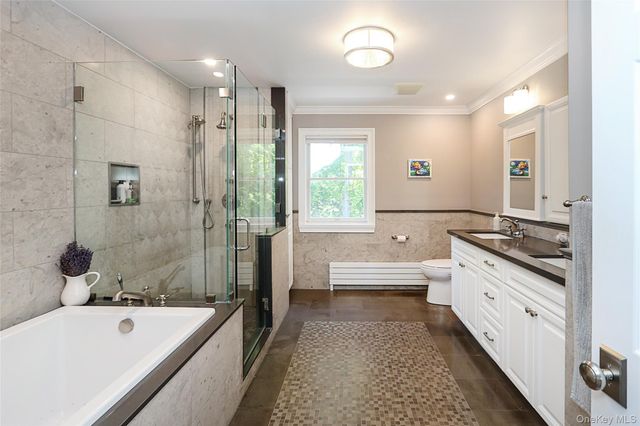 21 Hildreth Avenue, Huntington, NY 11743