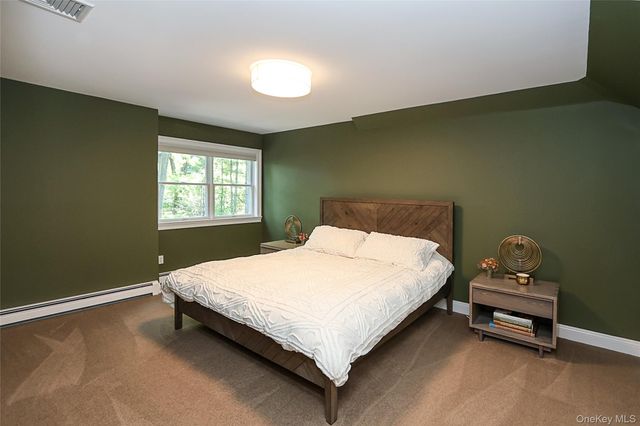 21 Hildreth Avenue, Huntington, NY 11743