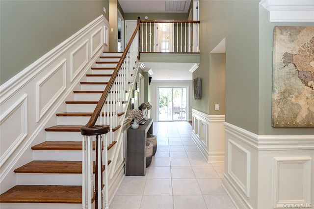 21 Hildreth Avenue, Huntington, NY 11743