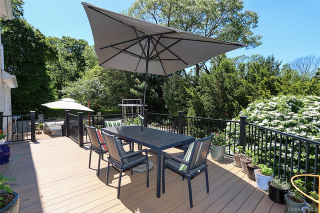 21 Hildreth Avenue, Huntington, NY 11743