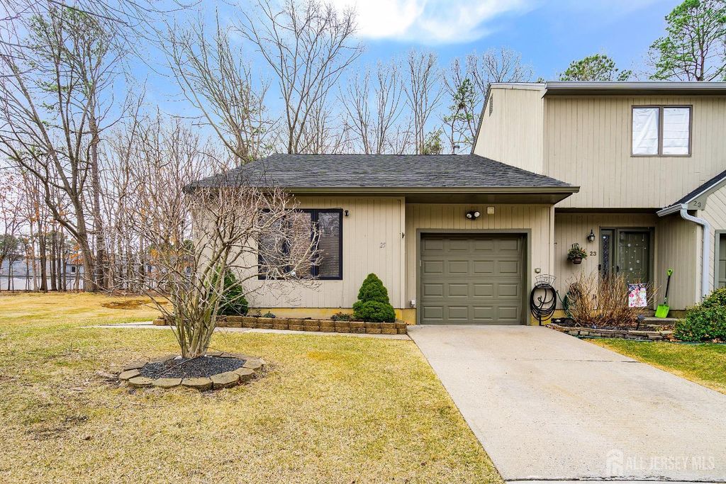25 Carmel Court, Old Bridge, NJ 08857