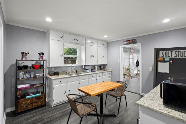 1207 S Washington Street, Kaufman, TX 75142