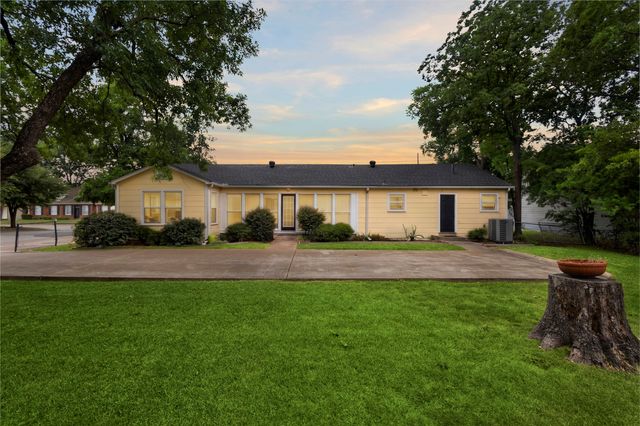 1207 S Washington Street, Kaufman, TX 75142