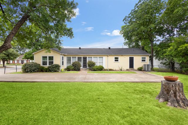 1207 S Washington Street, Kaufman, TX 75142