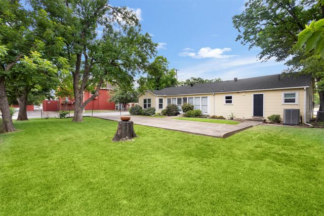1207 S Washington Street, Kaufman, TX 75142