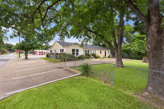 1207 S Washington Street, Kaufman, TX 75142