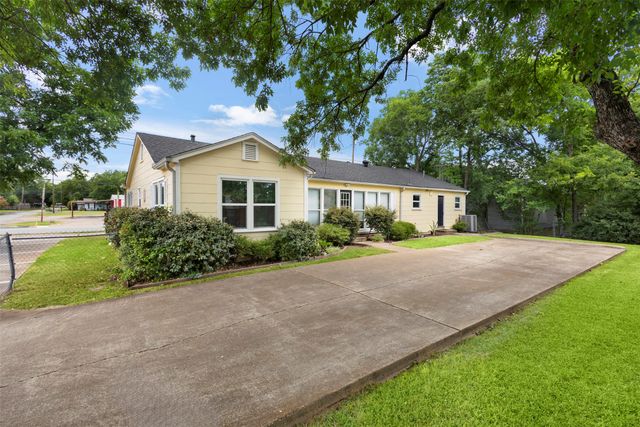 1207 S Washington Street, Kaufman, TX 75142