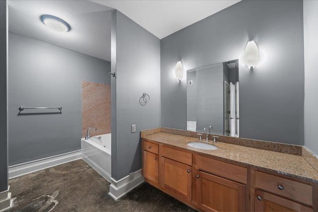 648 S Riverside Dr Apt 207, Memphis, TN 38103