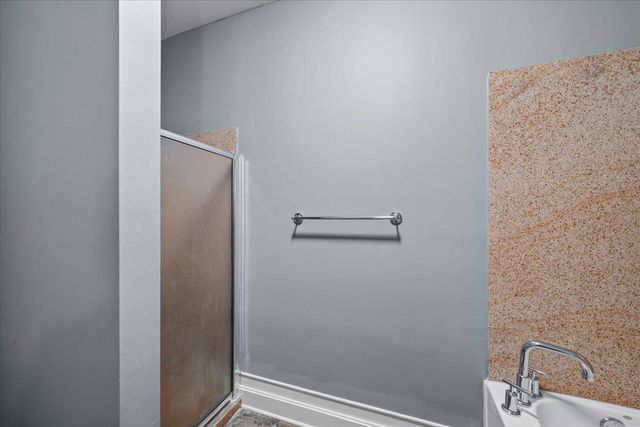 648 S Riverside Dr Apt 207, Memphis, TN 38103