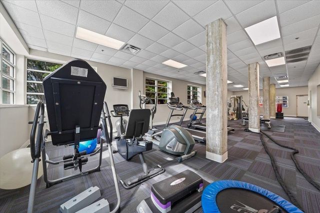 648 S Riverside Dr Apt 207, Memphis, TN 38103