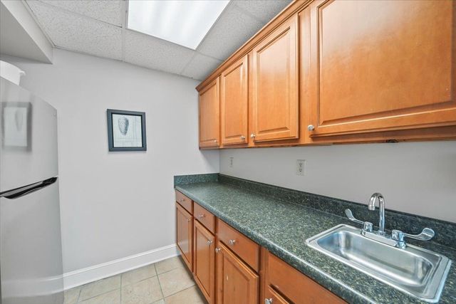 648 S Riverside Dr Apt 207, Memphis, TN 38103