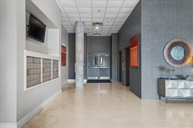 648 S Riverside Dr Apt 207, Memphis, TN 38103