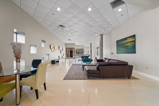 648 S Riverside Dr Apt 207, Memphis, TN 38103