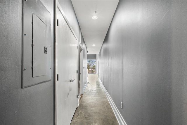 648 S Riverside Dr Apt 207, Memphis, TN 38103