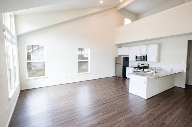216 N Lynx Trail, Montgomery, TX 77316