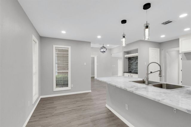 5246 Lakeshore Drive, Willis, TX 77318