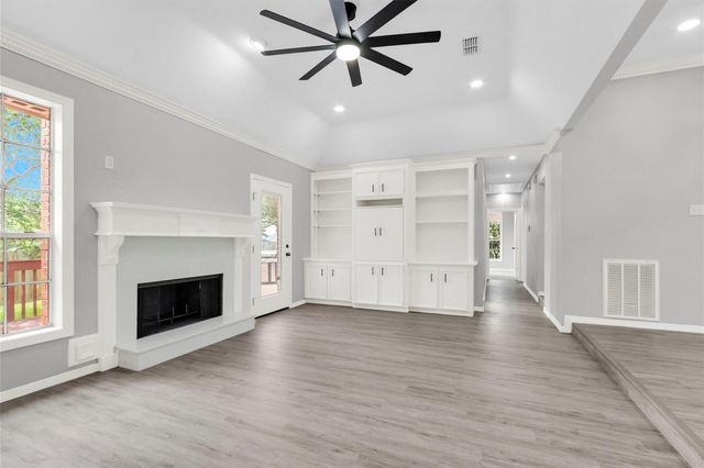 5246 Lakeshore Drive, Willis, TX 77318