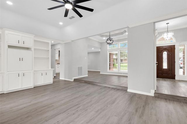 5246 Lakeshore Drive, Willis, TX 77318