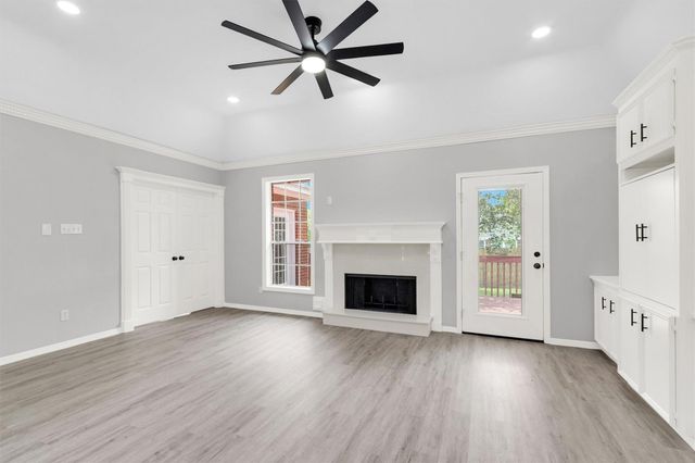5246 Lakeshore Drive, Willis, TX 77318
