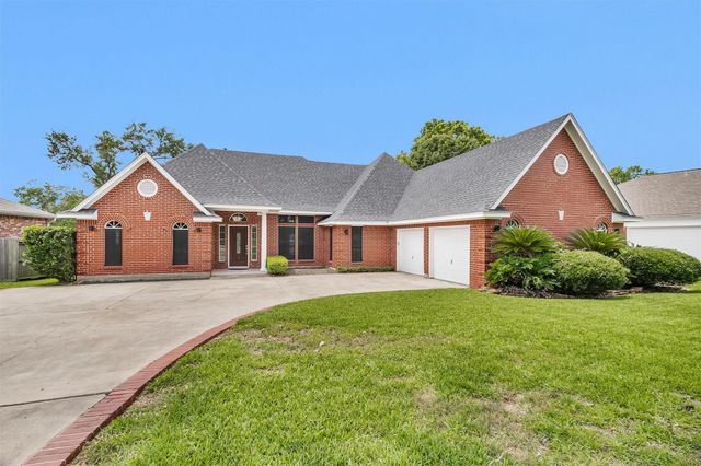 5246 Lakeshore Drive, Willis, TX 77318