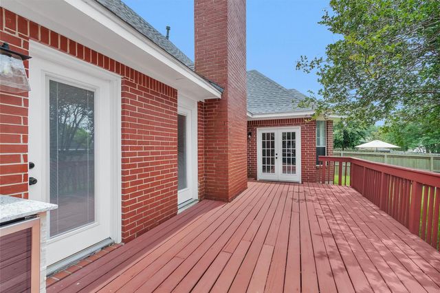 5246 Lakeshore Drive, Willis, TX 77318
