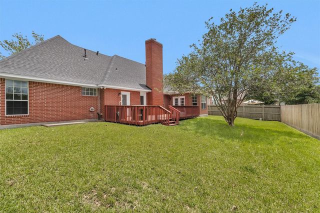 5246 Lakeshore Drive, Willis, TX 77318