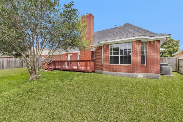 5246 Lakeshore Drive, Willis, TX 77318