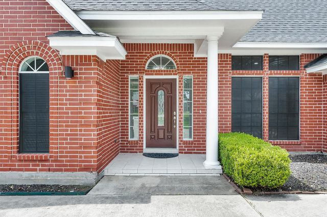 5246 Lakeshore Drive, Willis, TX 77318