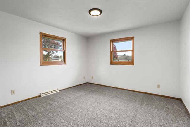 1303 HAEN DRIVE, Kaukauna, WI 54130